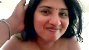Sexy Bhabhi pooja sucking her bf cock