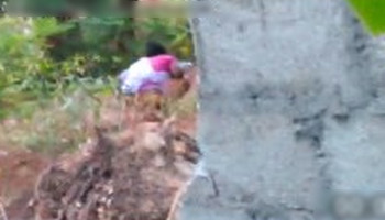 indian hot aunty peeing outdoor3