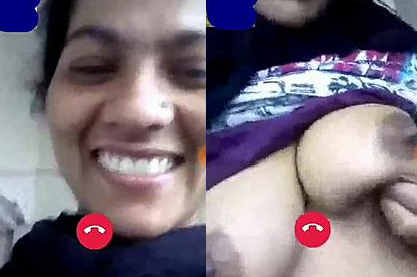 Desi wife Geeta Devi showing boobs on video call