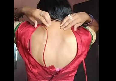 cute slim marwadi housewife bhabhi neha hot navel show in bare blouse