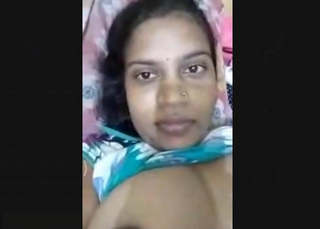 Boudi Showing Her Boobs on Video Call