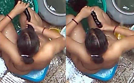 Desi aunty hot nude bath caught by hidden cam