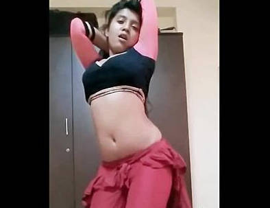 Cute mumbai college girl anjali patel saggy navel and milky cleavage show