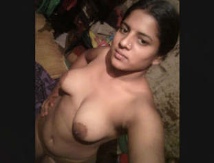 Indian Hot Girl Nude 2 Videos Part 1