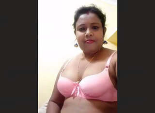 Bhabhi Record her Nude Selfie
