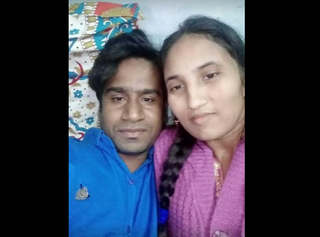 Delhi bhabhi with husband leaked personal